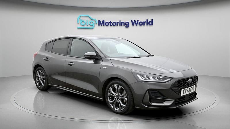 Used Ford Focus ST-Line 123 HP (90 kW) 2023 Grey Hatchback