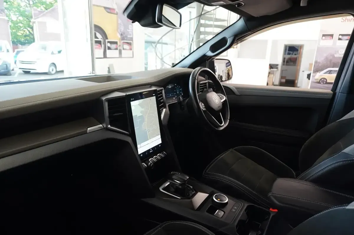 Begagnad VW Amarok Style 2023 Grå Pickup