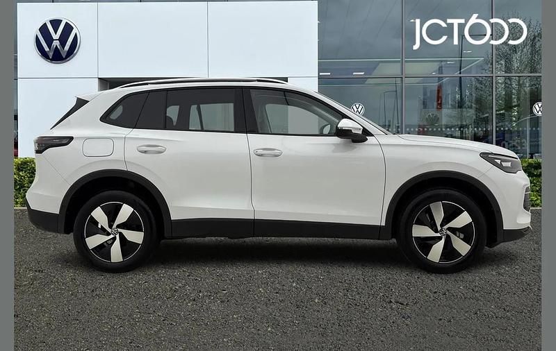 Używany VW Tiguan Match 204 KM (150 kW) 2025 Biały SUV