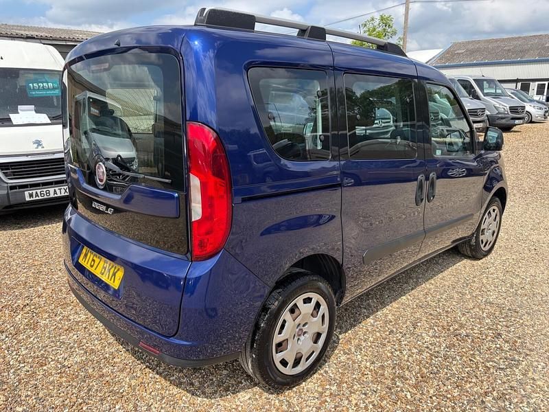Used Fiat Doblò Easy 95 HP (69 kW) 2018 Blue MPV