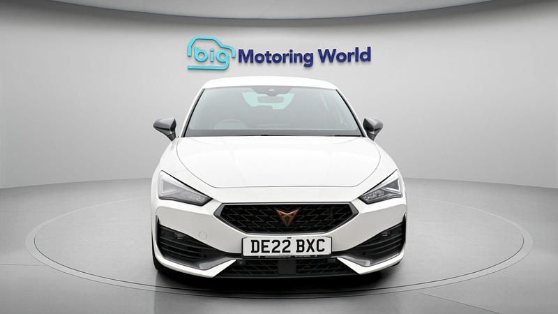 Used Cupra Leon VZ3 310 HP (228 kW) 2022 White Hatchback