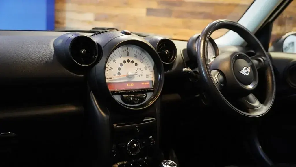Used Mini Cooper S 2013 White Hatchback
