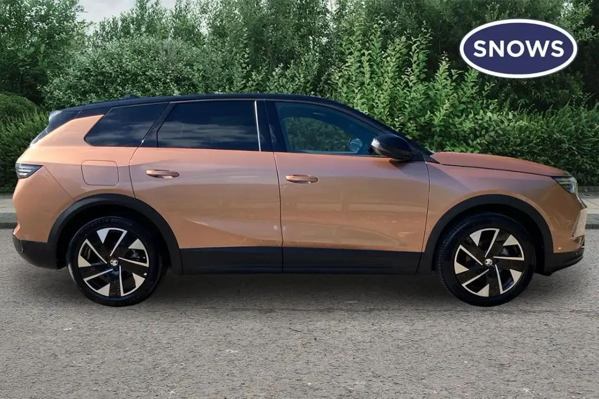 Used Vauxhall Grandland X Ultimate 134 HP (98 kW) 2025 Brown SUV