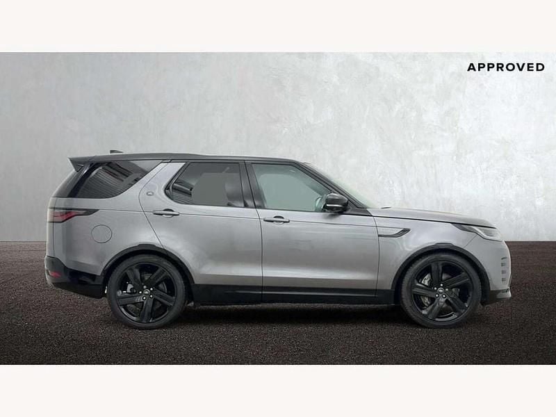 Usado Land Rover Discovery 5 HSE Dynamic 300 CV (220 kW) 2024 Gris SUV