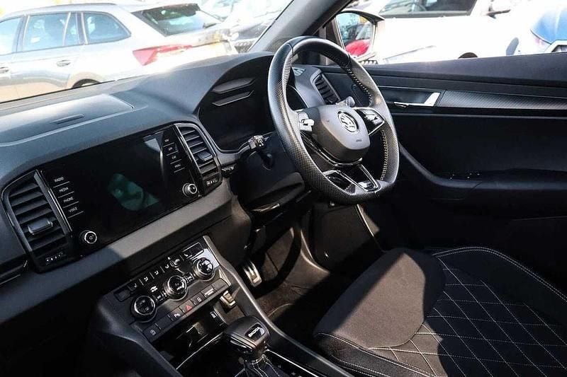 Second-hand Skoda Karoq SportLine 150 CP (110 kW) 2024 Gri SUV