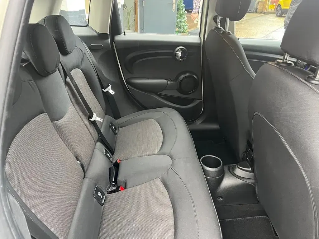 Used Mini Cooper Classic 136 HP (100 kW) 2019 White Hatchback