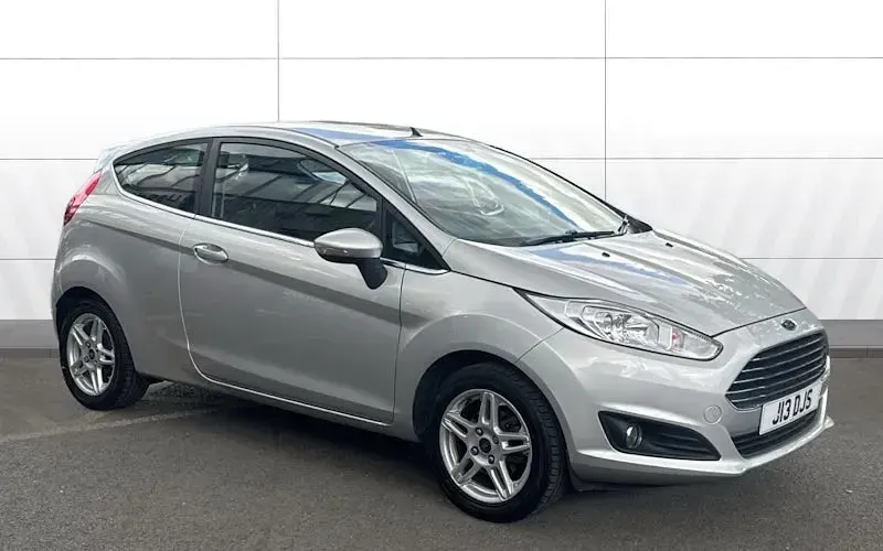 Used Ford Fiesta Zetec 105 HP (77 kW) 2013 Hatchback