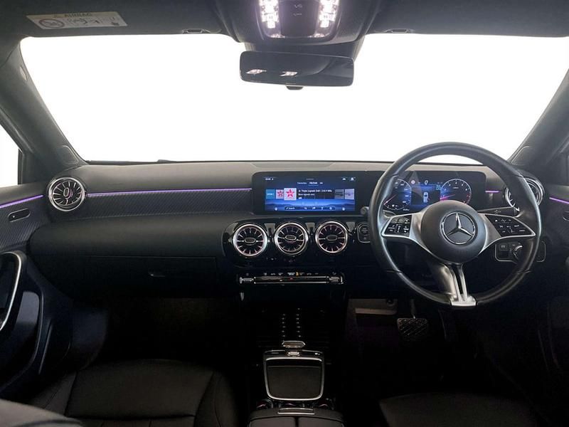Used Mercedes A180 Executive 150 HP (110 kW) 2023 White Hatchback