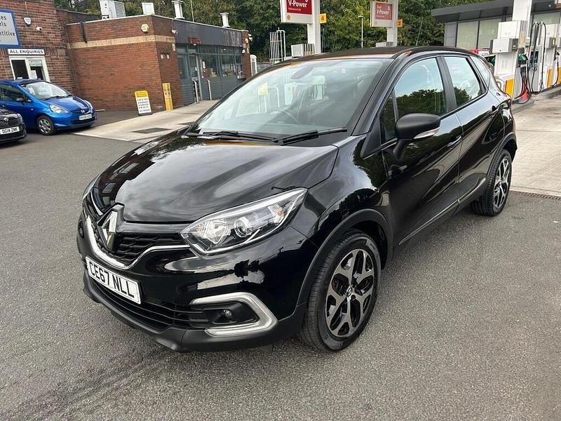 Used Renault Captur Dynamique 90 HP (66 kW) 2017 Black SUV