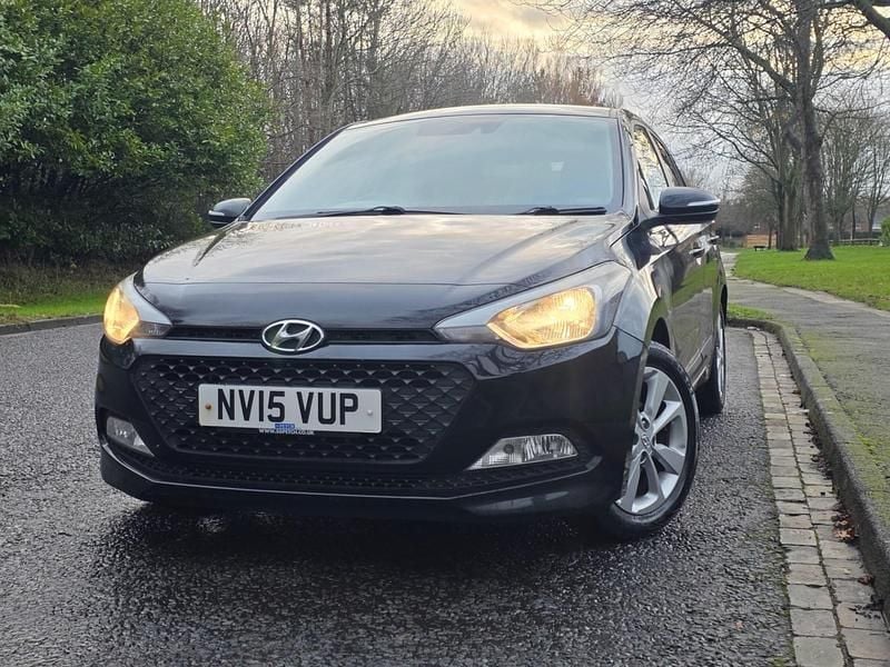 Black Used 2015 Hyundai i20 SE Hatchback | £5,195 (A bit pricey) - Image 1/4