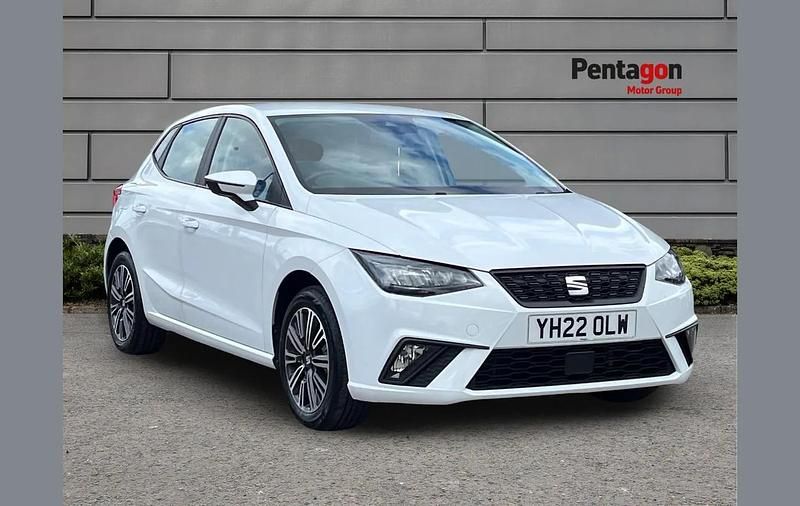 Used Seat Ibiza SE Technology 94 HP (69 kW) 2022 White Hatchback