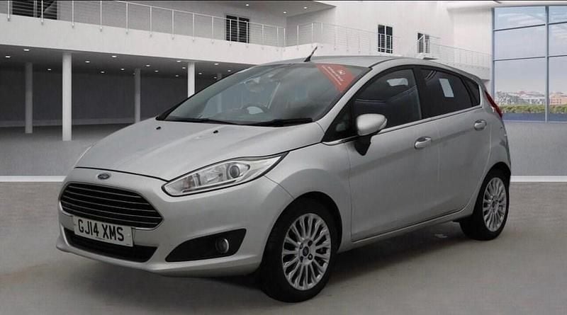 Used Ford Fiesta Titanium 125 HP (91 kW) 2014 Silver Hatchback