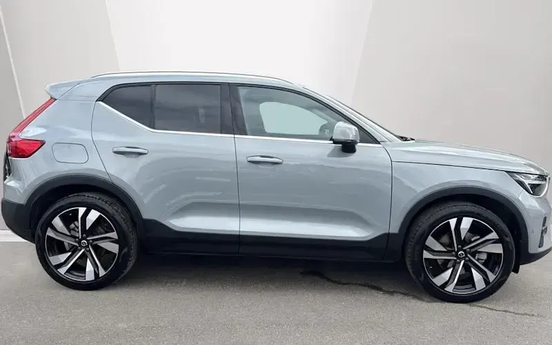 Used Volvo XC40 Ultra 197 HP (144 kW) 2025 Grey SUV