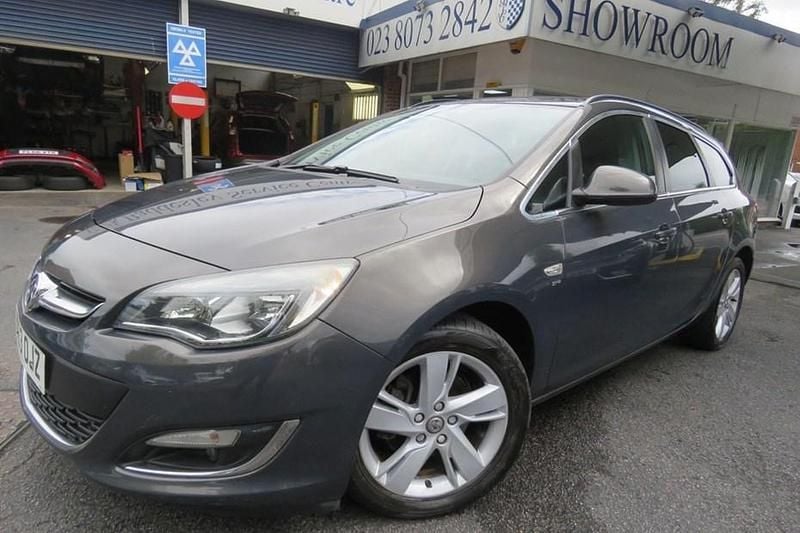 Grey Used 2014 Vauxhall Astra SRi Estate | £3,689 (Fair price) - Image 1/1