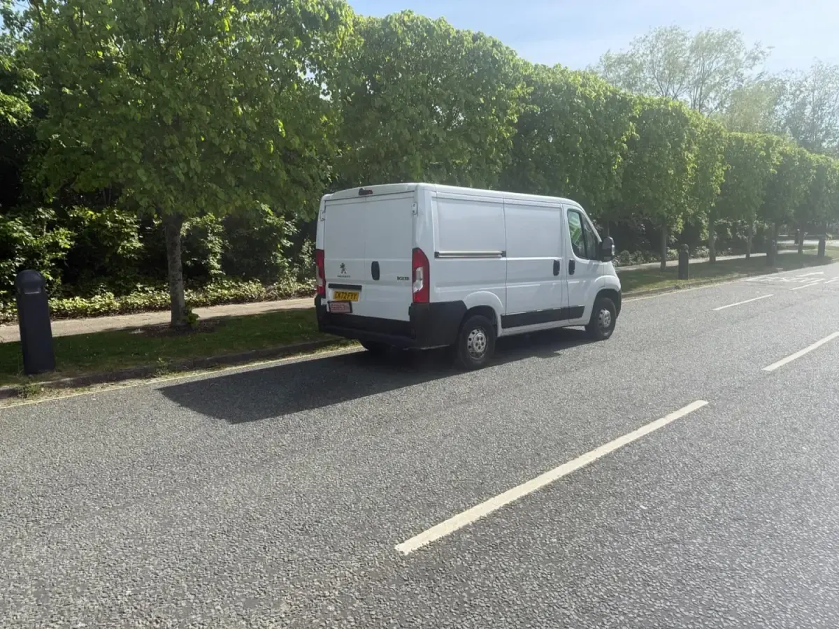 Usado Peugeot Boxer S 120 HP (88 kW) 2022 Branco Van