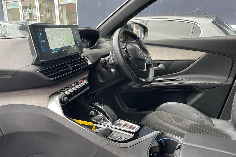 Red Used 2022 Peugeot 5008 Premium MPV | £22,695 (Fair price) - Image 1/4