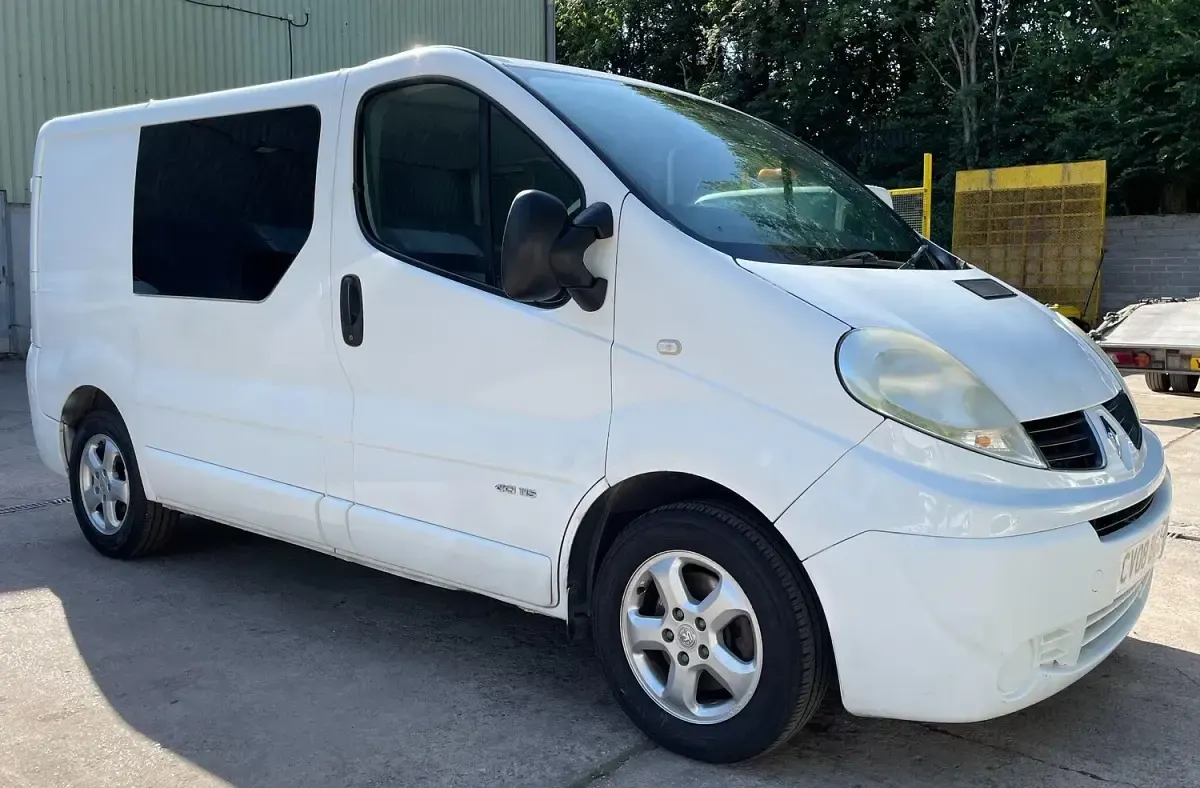 Used Renault Trafic 115 HP (84 kW) 2008 White MPV
