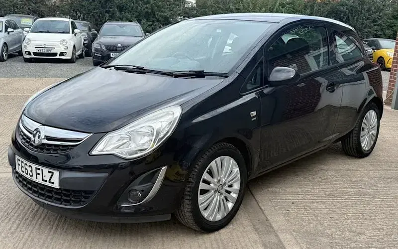 Used Vauxhall Corsa 86 HP (63 kW) 2013 Black Hatchback