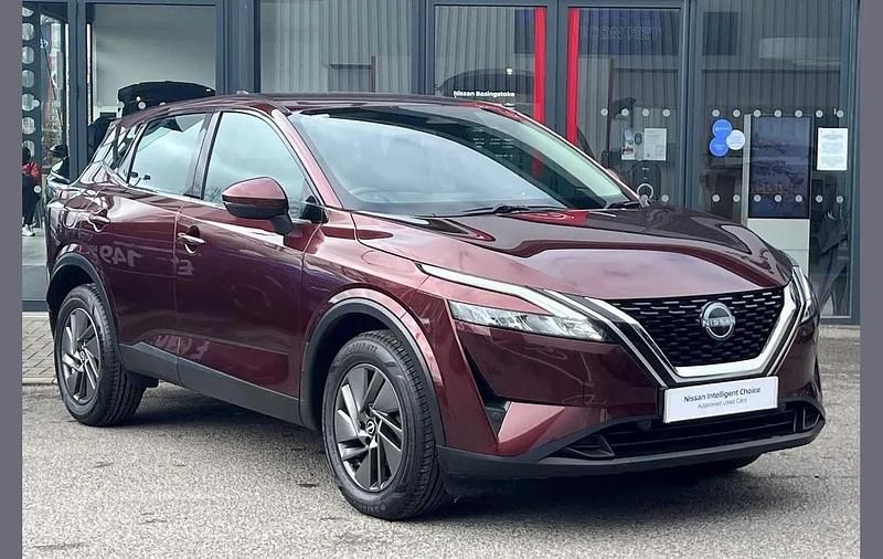 Used Nissan Qashqai Acenta Premium 138 HP (101 kW) 2022 Red SUV