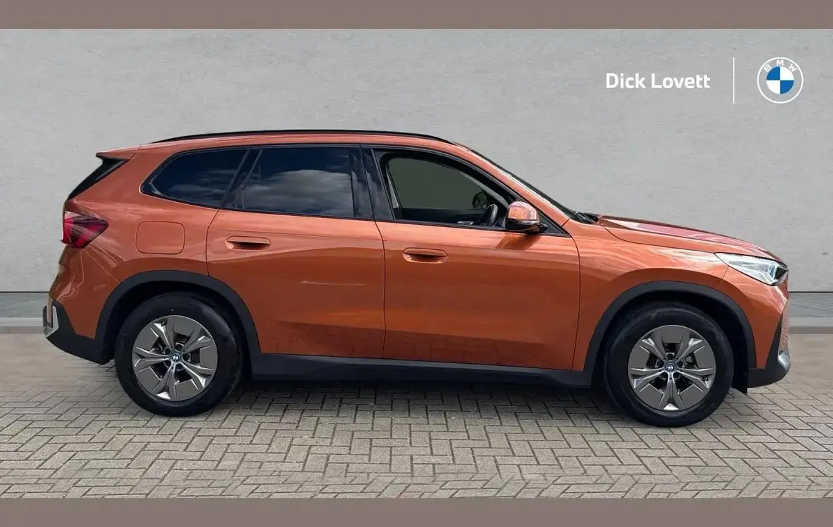 Usado BMW iX1 Sport Line 150 kW (204 HP) 2024 Laranja SUV