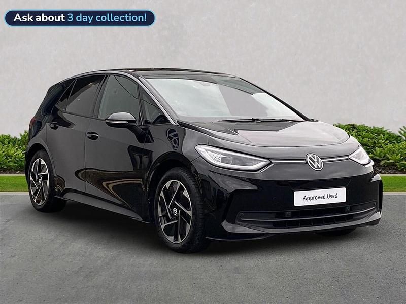 Black Used 2024 VW ID.3 Pro Hatchback | £22,962 (Expensive) - Image 1/4
