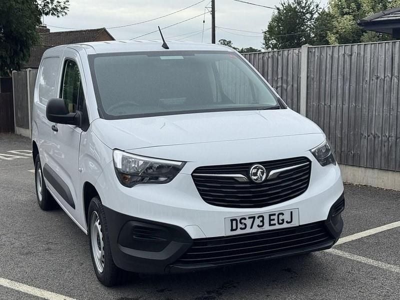 White Used 2023 Vauxhall Combo S MPV | £12,000 (Good price) - Image 1/4