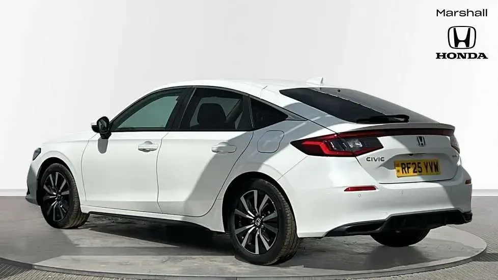 Usado Honda Civic Elegance 143 HP (105 kW) 2025 Branco Citadino