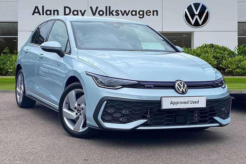 Blue Used 2025 VW Golf VIII GTE Hatchback | £33,495 (Expensive) - Image 1/4