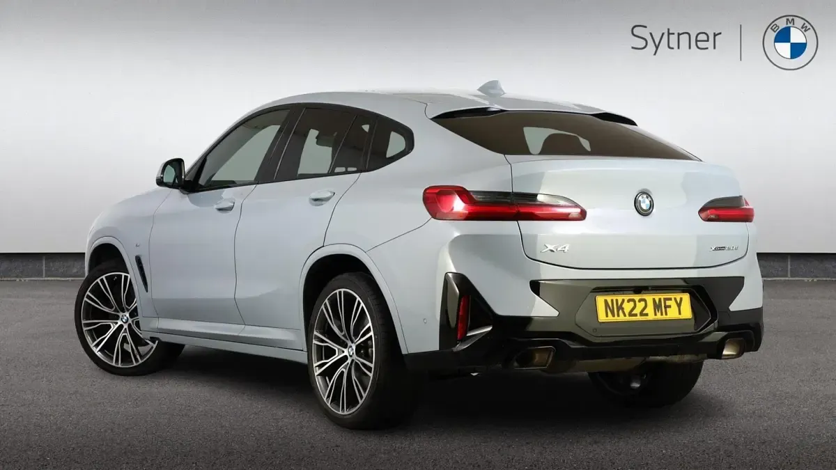 Gebraucht BMW X4 M Sport 187 PS (137 kW) 2022 Grau SUV