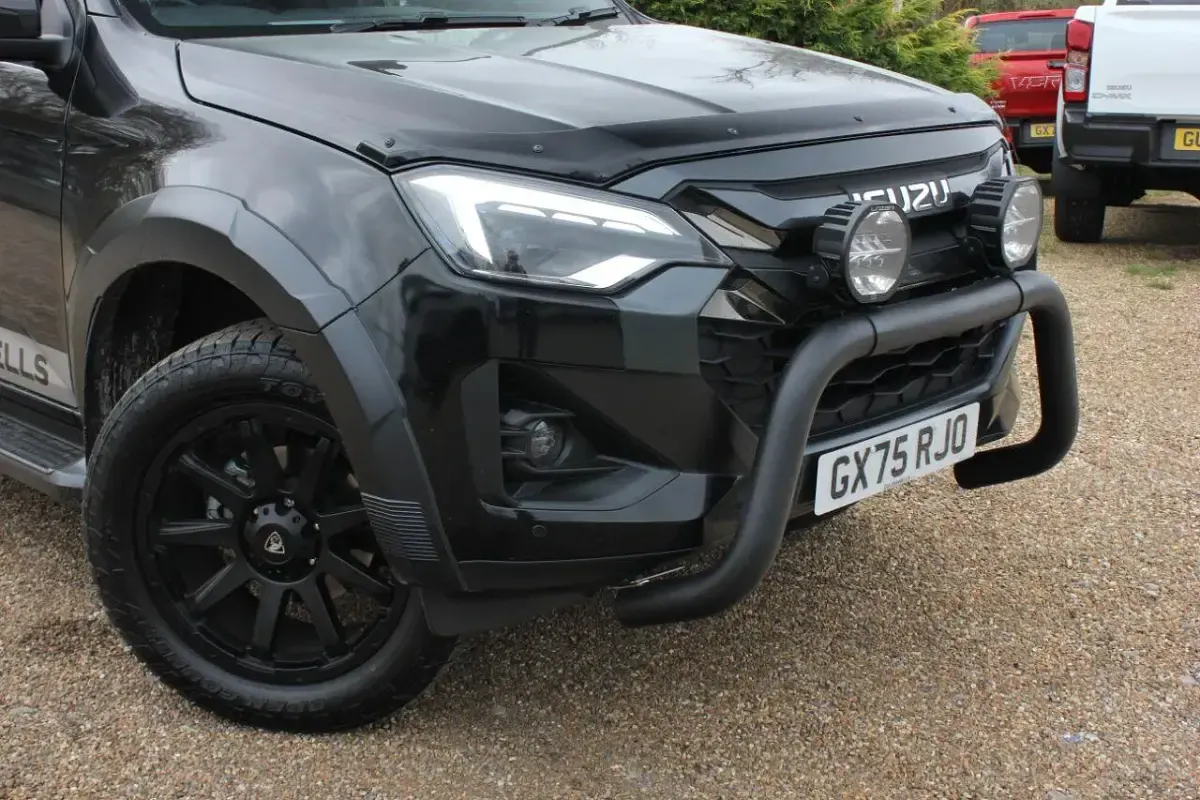 New Isuzu D-Max 2025 Black Pickup
