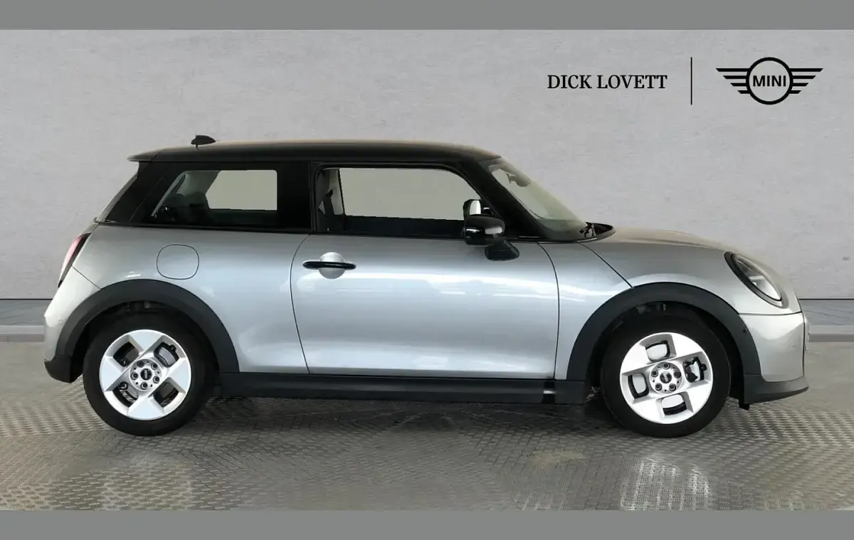 Used Mini Cooper Hatch 154 HP (113 kW) 2024 Silver Hatchback