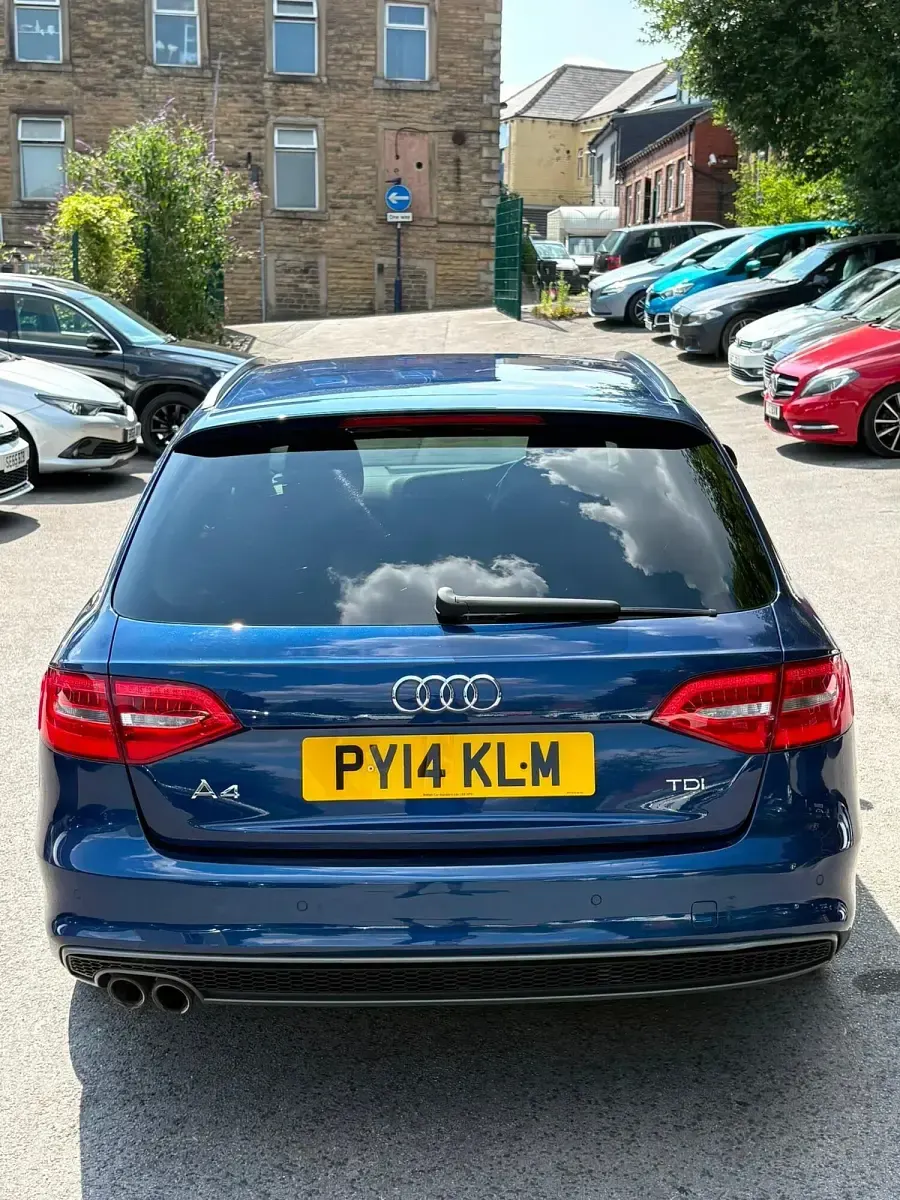 Used Audi A4 Black Edition 177 HP (130 kW) 2014 Blue Estate