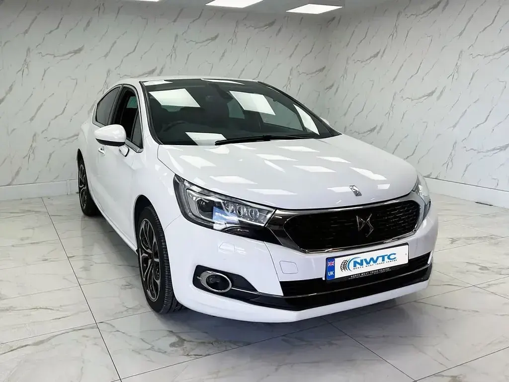 Usado DS Automobiles DS4 Prestige 130 CV (95 kW) 2016 Blanco Utilitario
