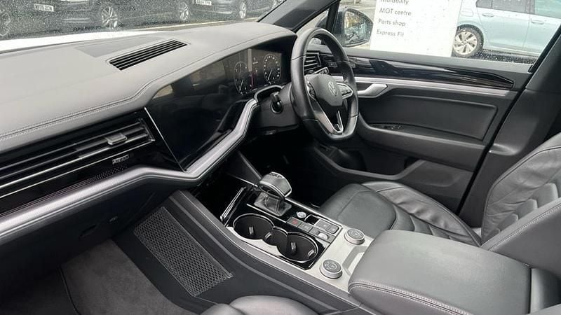 Used VW Touareg Black Edition 286 HP (210 kW) 2022 White SUV