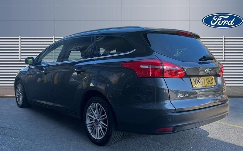 Used Ford Focus Zetec 125 HP (91 kW) 2017 Grey Estate