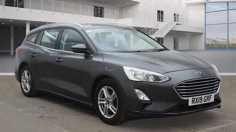 Used Ford Focus Zetec 95 HP (69 kW) 2019 Grey Estate