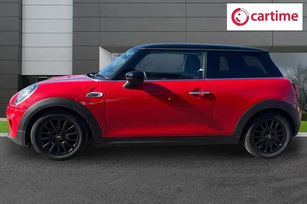 Usado Mini Cooper Classic 136 CV (100 kW) 2019 Rojo Utilitario