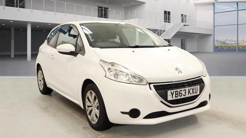White Used 2014 Peugeot 208 Access Hatchback | £2,999 (Good price) - Image 1/1