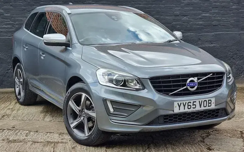 Used Volvo XC60 R-Design 190 HP (139 kW) 2015 SUV