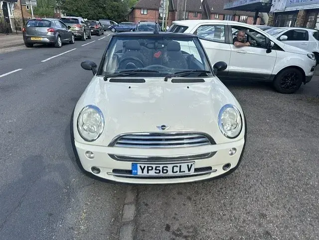 Used Mini ONE 90 HP (66 kW) 2006 White Hatchback