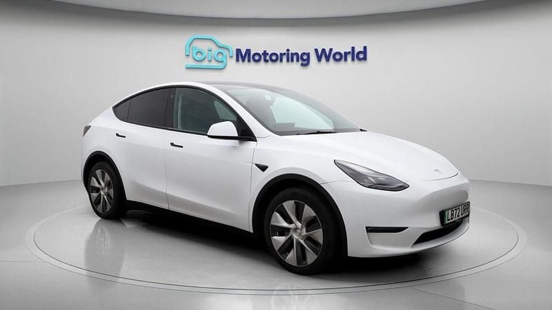 Used Tesla Model Y Long Range AWD 378 kW (514 HP) 2022 White SUV