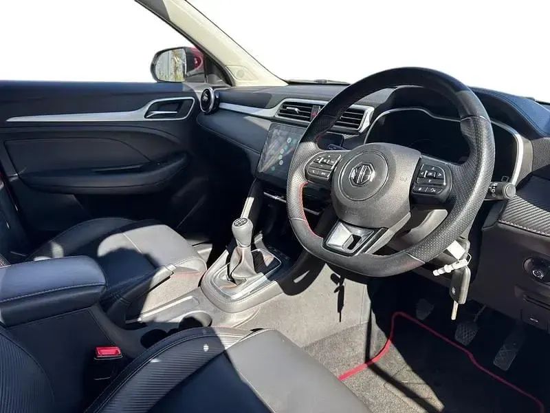 Usado MG ZS Exclusive 106 HP (77 kW) 2023 Vermelho SUV