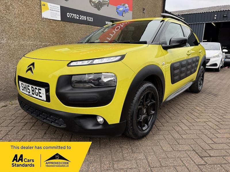 Yellow Used 2015 Citroën C4 Cactus Feel Hatchback | £3,695 (Fair price) - Image 1/4