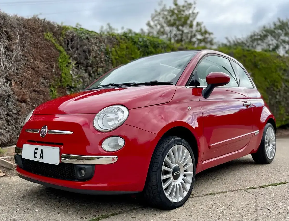Used Fiat 500 Lounge 100 HP (73 kW) 2011 Red Cabriolet