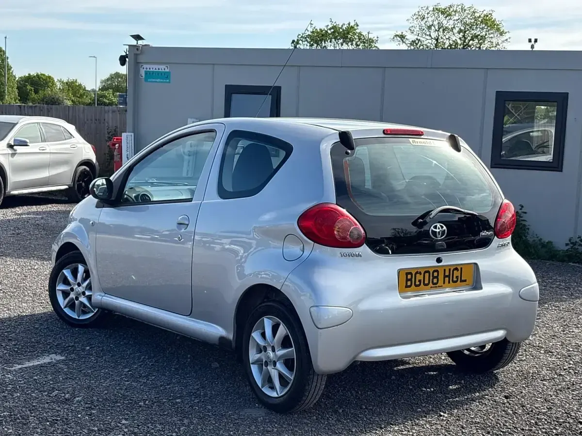 Used Toyota Aygo Platinum 67 HP (49 kW) 2008 Silver Hatchback