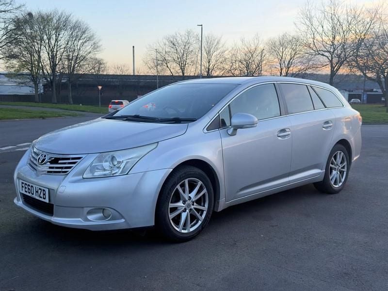 Used Toyota Avensis 147 HP (108 kW) 2010 Silver Estate