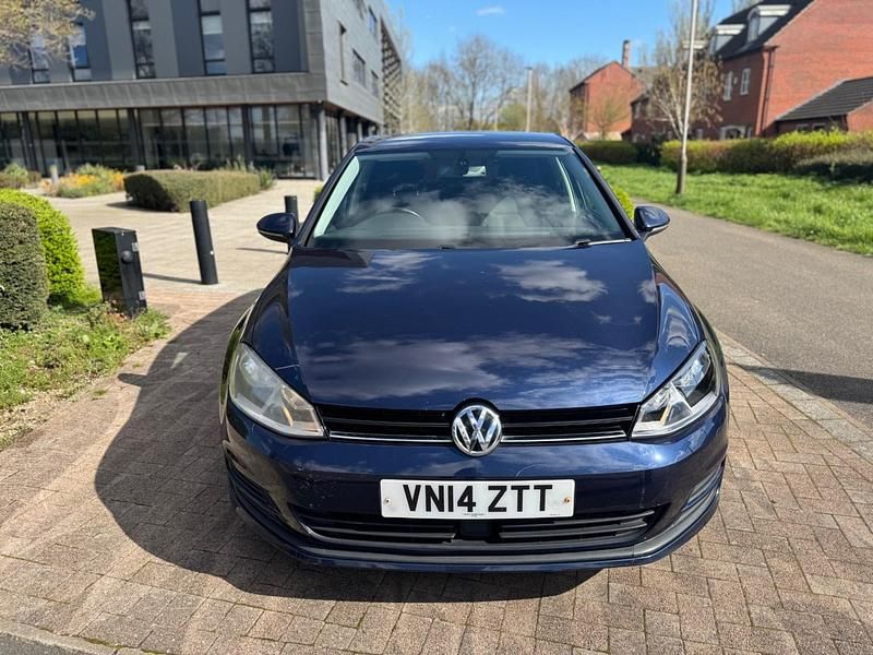 Usado VW Golf VII SE 105 HP (77 kW) 2014 Azul Citadino