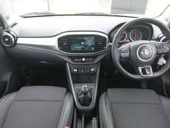 Image 3/4