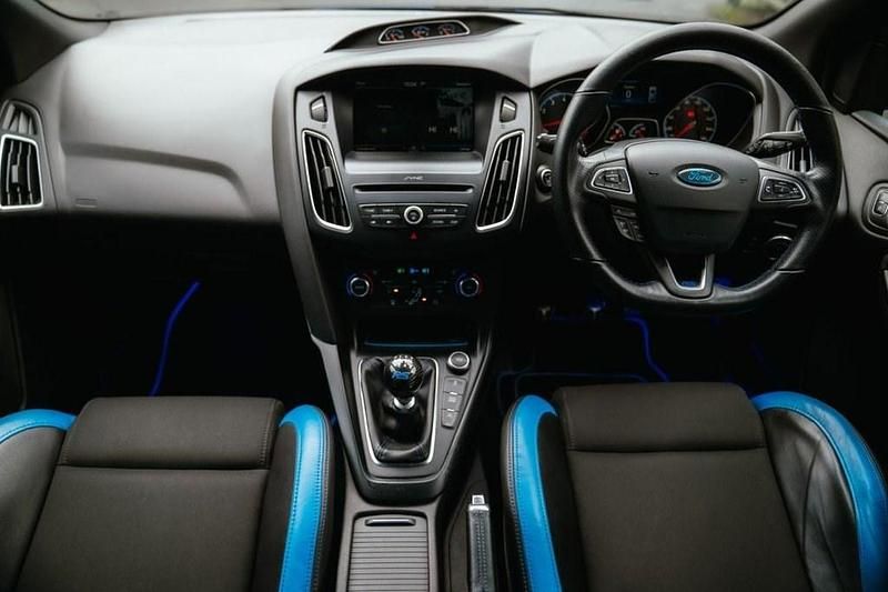 Used Ford Focus RS 380 HP (279 kW) 2016 Blue Hatchback