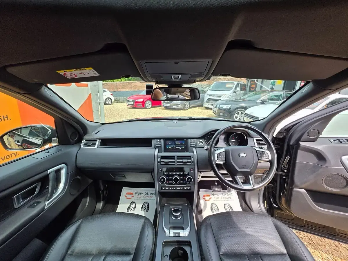Used Land Rover Discovery 5 Landmark 2018 Black SUV